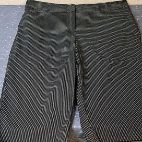 Worthington black pinstripe Modern fit bermuda shorts size 16 Petite - Picture 1 of 5